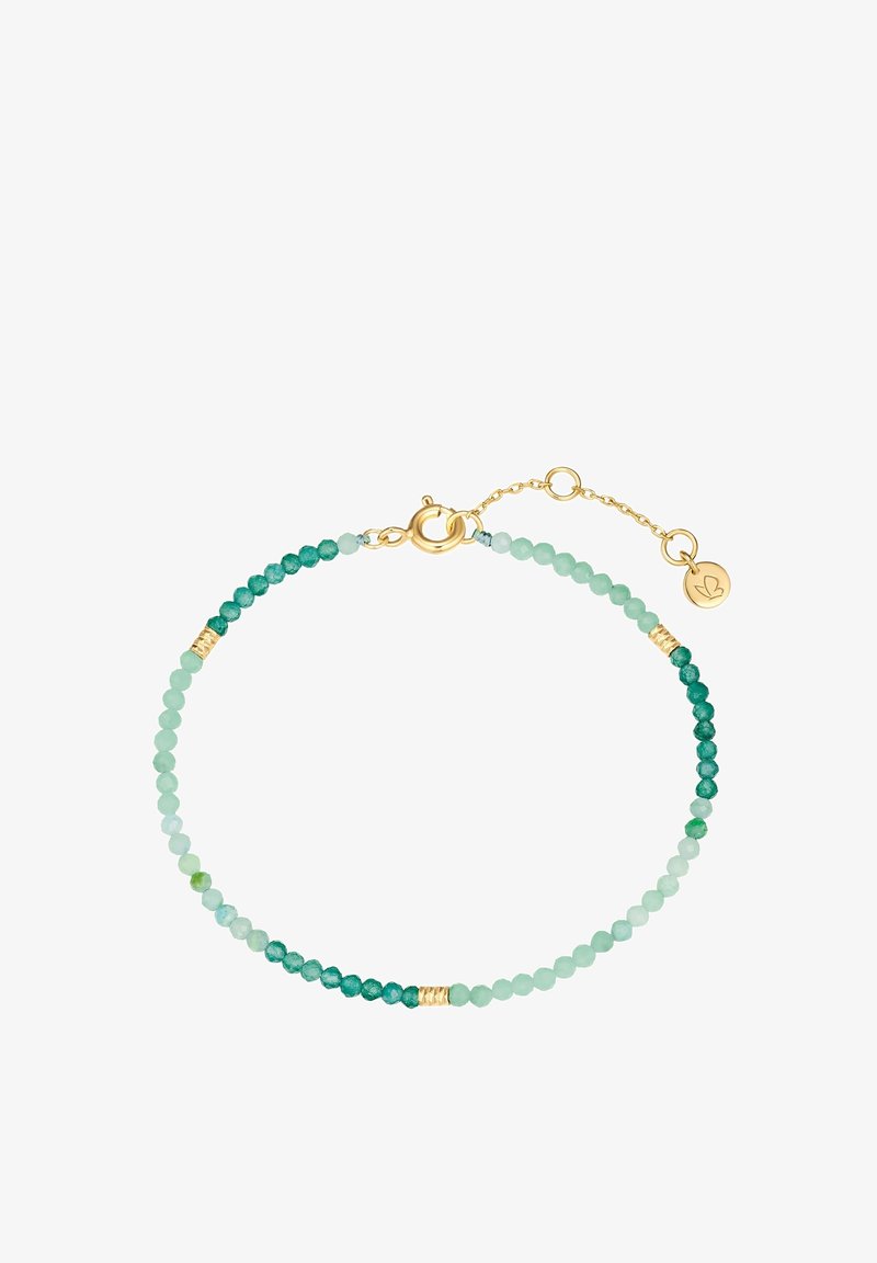 Pulsera con cuentas verdes y turquesas, con un cierre y acentos dorados, exhibiendo una textura suave y una delicada extensión de cadena.