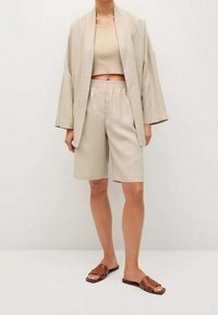 Mango Abrigo corto - off-white