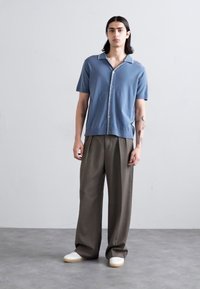 NN.07 NOLAN - Ing - blue