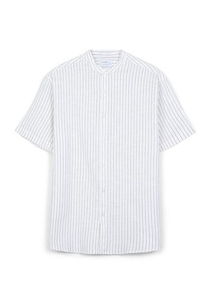 Weißes kurzärmliges Hemd mit Knopfverschluss, schwarzen vertikalen Nadelstreifen, Stehkragen und regulärer Passform, Etikett im Kragen sichtbar.