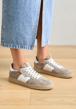 Baskets basses - grey