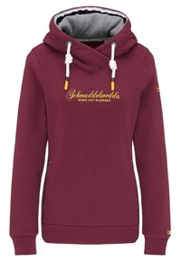 Sudadera burdeos con escote en V, forro interior gris, texto bordado en amarillo y cordones blancos con acentos en amarillo y negro. Detalles de botones a los lados.