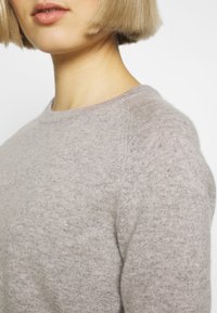 pure cashmere Stickad tröja - light grey