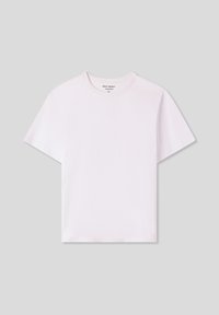 Ciężka koszulka z krótkim rękawem w jasnoróżowym kolorze, z okrągłym dekoltem i gładką, miękką teksturą. Brak widocznych wzorów lub grafik.