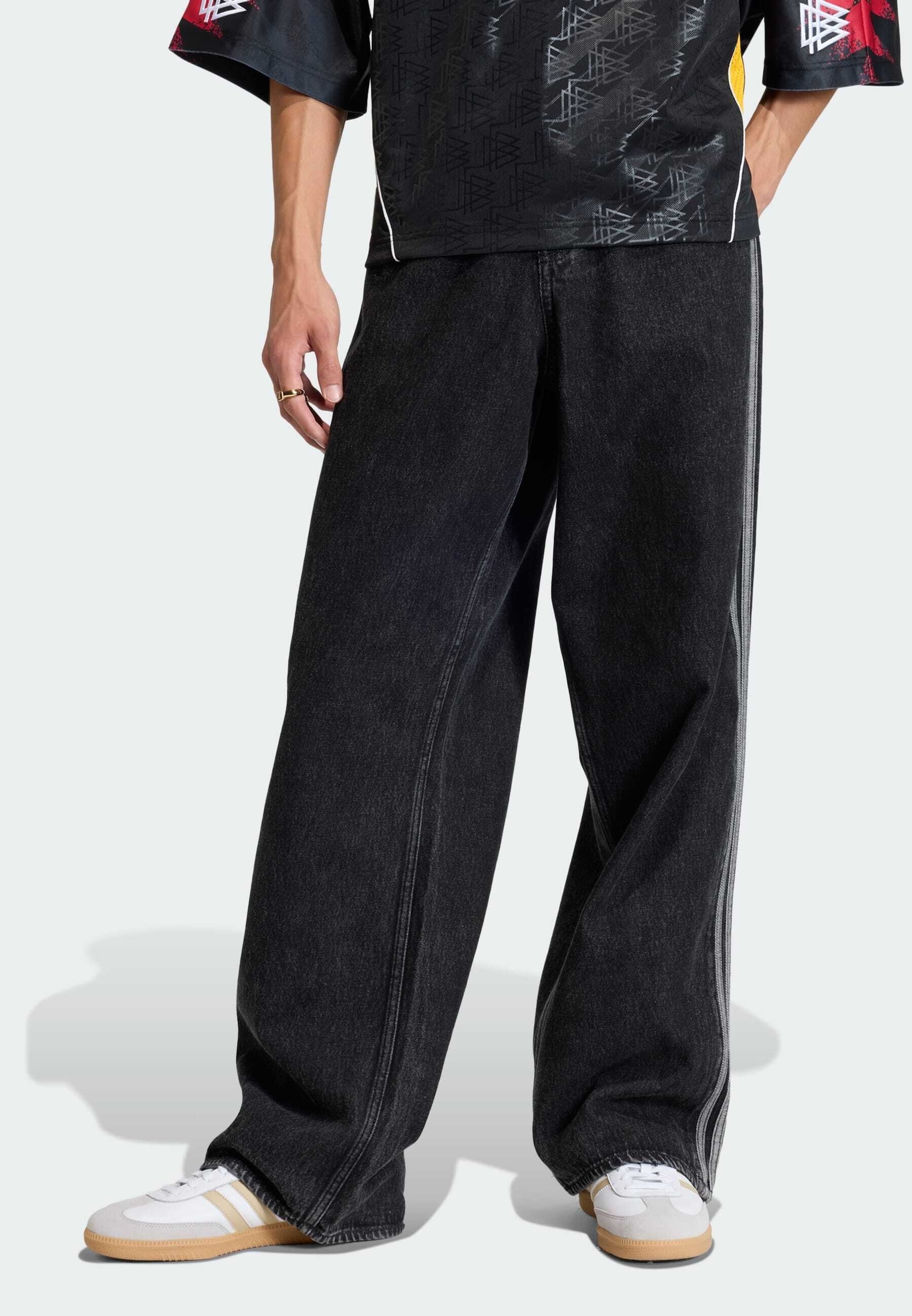 adidas Originals FIREBIRD PANTS - Relaxed fit jeans - true black