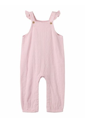 Body rose pour bébé avec texture florale, bretelles volantées, boutons en bois comme attaches et poignets élastiqués aux chevilles.