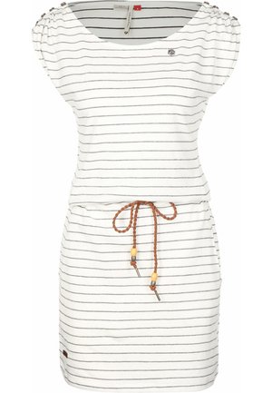 Biała sukienka z cienkimi czarnymi poziomymi paskami, krótkimi rękawami z guzikami oraz plecionym brązowym paskiem z drewnianymi koralikami w talii.