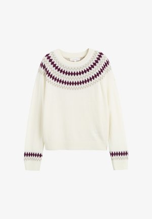 Romiggekleurde trui met een ronde halslijn, met een patroon van kastanjebruine en lichtgrijze diamanten over de schouders en mouwen.