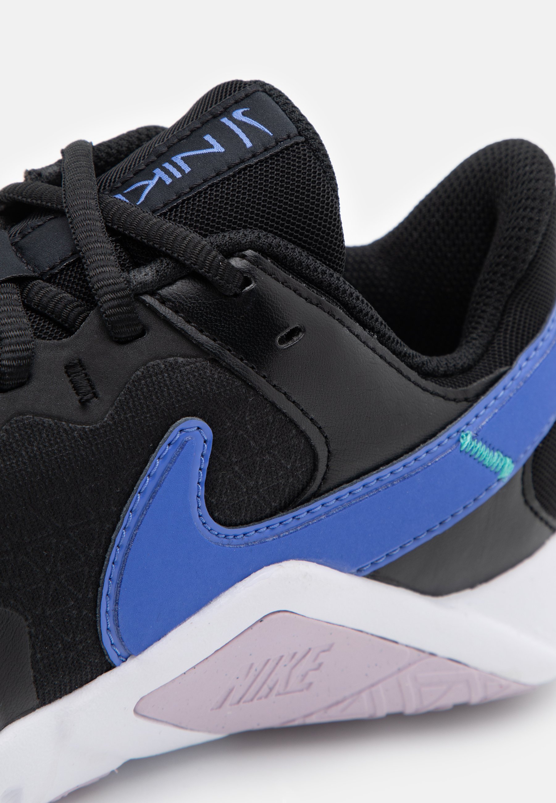 nike performance legend