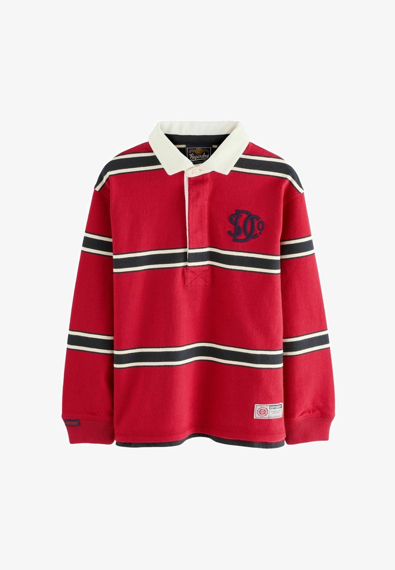 Rotes Rugby-Shirt mit einem weißen Kragen, das navy- und weiße horizontale Streifen aufweist. Auf der linken Brust befindet sich ein navy Logo. Aus weichem Baumwollmaterial.