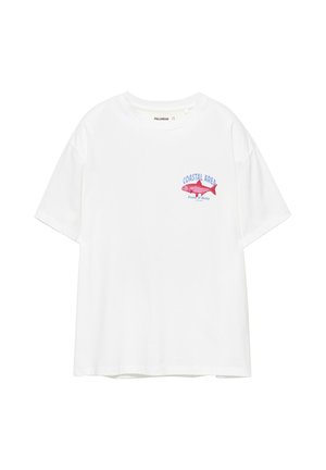 PULL&BEAR, REGULAR FIT FISH GRAPHIC AND SLOGAN - T-SHIRT - T-shirt print - white