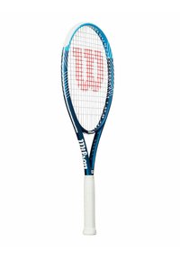 Wilson-Tennisschläger mit einem blauen und weißen Design, ovalem Kopf, weißem Griff und bold rotem Logo auf den Saiten. Strukturierter Griff für besseren Halt.