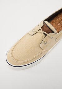 Thumbnail Image 6