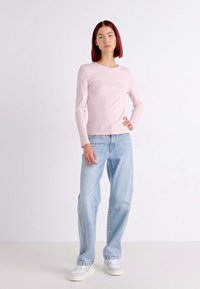Levi's® ESSENTIAL TEE - Langarmshirt - potpourri