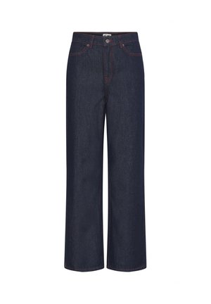 Jeans denim blu scuro a gamba larga con chiusura frontale con bottone e zip, passanti per cintura e tasche anteriori, mostrati su sfondo bianco.
