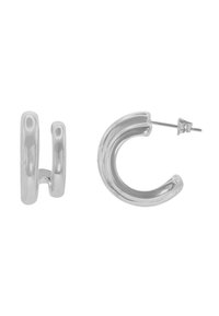 Orecchini a cerchio in argento con una finitura liscia e lucente. Un orecchino è un cerchio completo, mentre l'altro ha un design curvo con una sezione di collegamento.