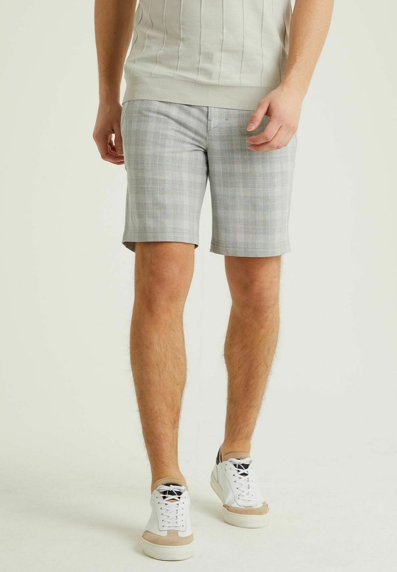 CHASIN’ Shorts grijs