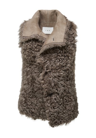 Gilet in pelliccia sintetica color marrone chiaro con una texture morbida, dotato di colletto in suede e chiusura parziale con bottoni per un tocco di dettaglio. Morbido e caldo.