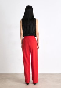BOSS TAPIANA - Bukse - bright red