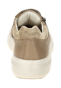 Beige Sneaker mit einem glatten Obermaterial aus Leder und Wildleder, abgerundeter Zehenpartie, gepolstertem Kragen und einer weißen Gummisohle. Reißverschlussakzent an der Ferse.