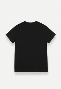 Zwarte katoenen t-shirt met korte mouwen, ronde hals en een gladde textuur. Geen zichtbare grafische elementen of aanvullende ontwerpelementen.