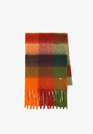 Wollen sjaal met een geruit patroon in oranje-, rood-, groen- en blauwtinten. De sjaal heeft franjes aan de randen die textuur en detail toevoegen.