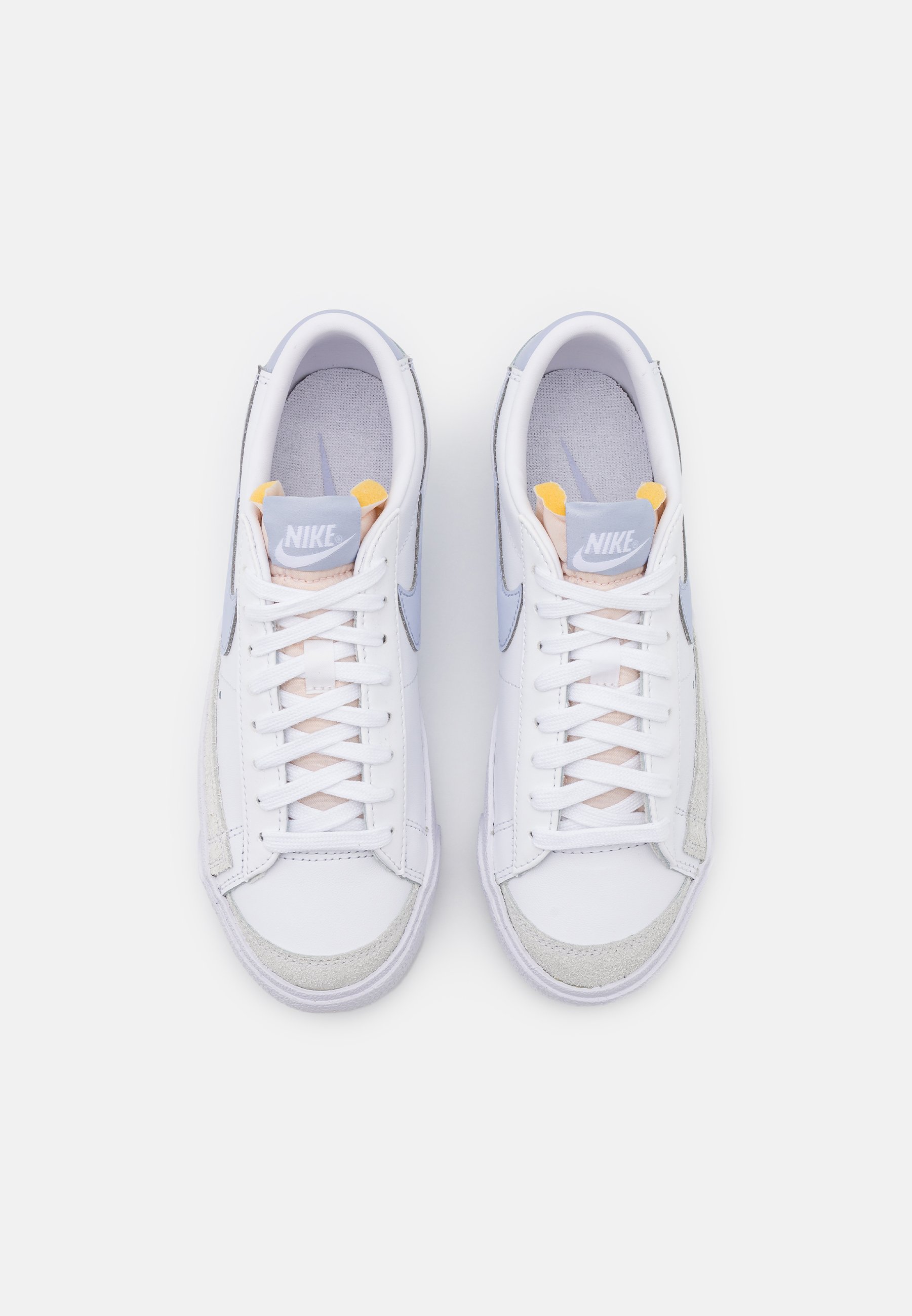 nike blazer low ghost