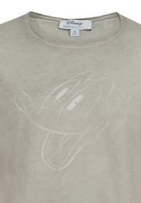 Camiseta de algodón gris claro con un diseño en relieve tonal de Donald Duck en la parte frontal. Cuenta con un cuello redondo y mangas cortas.