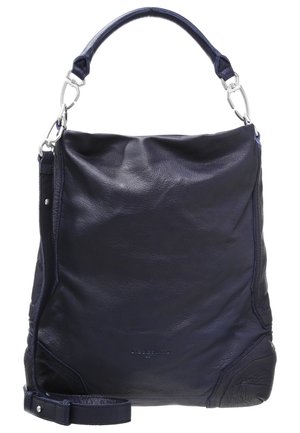 Sac à main en cuir bleu foncé avec texture douce, poignée supérieure, bandoulière détachable et fermoirs métalliques argentés.