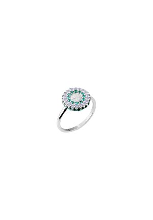 Bague en argent avec un amas rond de petites pierres précieuses blanches, vertes et violet clair disposées en cercles concentriques.