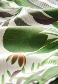 Next REGULAR FIT LONG SLEEVE  - Košilová halenka  - kew collection black green palm print