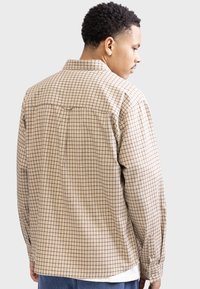 Redefined Rebel MIGUEL SHIRT BOXY FIT - Camicia - sand