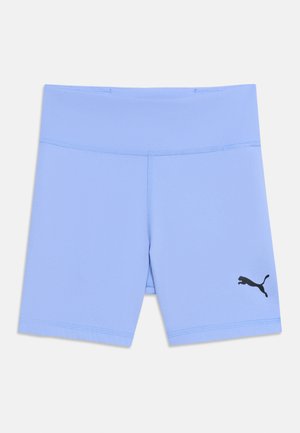 Shorts de sport bleu clair avec taille haute et logo Puma noir sur la cuisse gauche sur fond blanc.