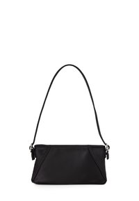 Malá černá kabelka s jedním ramenním popruhem a minimálními švy na bílém pozadí.