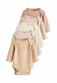 Fünf langärmlige Babybodysuits aus geripptem Stoff. Die Farben variieren von Beige bis Creme und verfügen über Druckknöpfe am Boden sowie runde Ausschnitte.