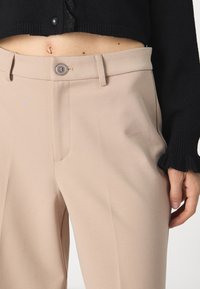 ONLY ONLPEACH LIFE WIDE PANT - Pantaloni - simply taupe