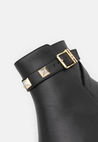 MICHAEL Michael Kors Botki