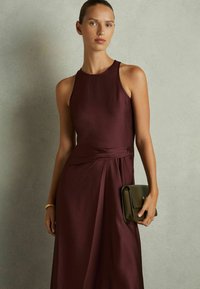 Reiss REGULAR FIT - MICAH DRAPE TUCK - Svečana odjeća - burgundy