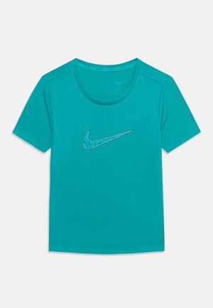 Turkis kortærmet sportstrøje med rund halsudskæring og mønstret Nike swoosh-logo i midten.
