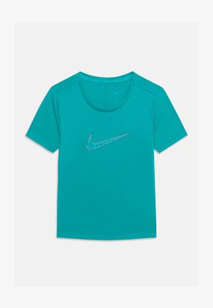 Turkusowa sportowa koszulka z krótkim rękawem, okrągłym dekoltem i wzorzystym logo Nike swoosh na środku.