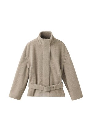 Veste en laine beige avec col montant, manches longues et ceinture assortie à la taille, présentée sur fond blanc.