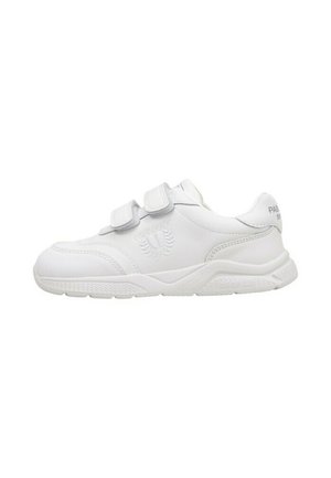 Zapatilla blanca con dos tiras de velcro, puntera texturizada y logo en relieve en el lateral, con suela gruesa de goma y talonera.