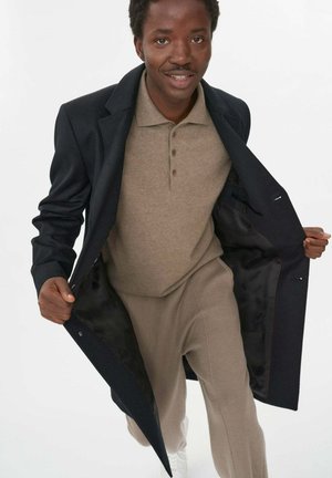 WITH NOTCHED - Klassischer Mantel - black