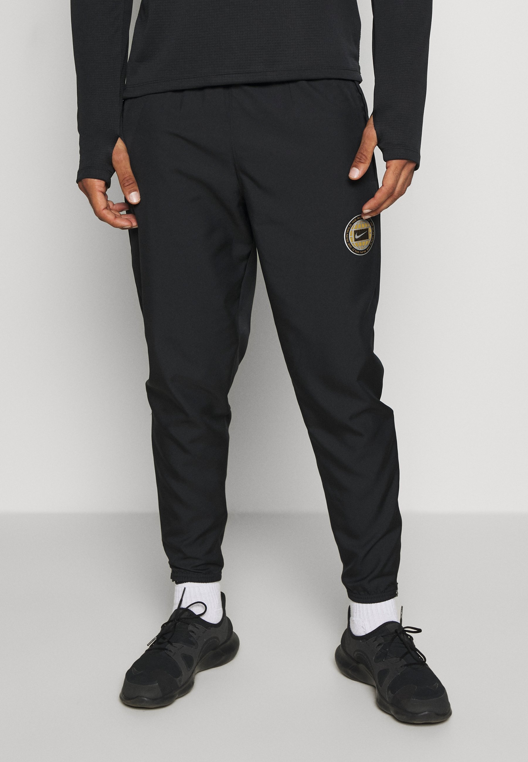 nike performance essential