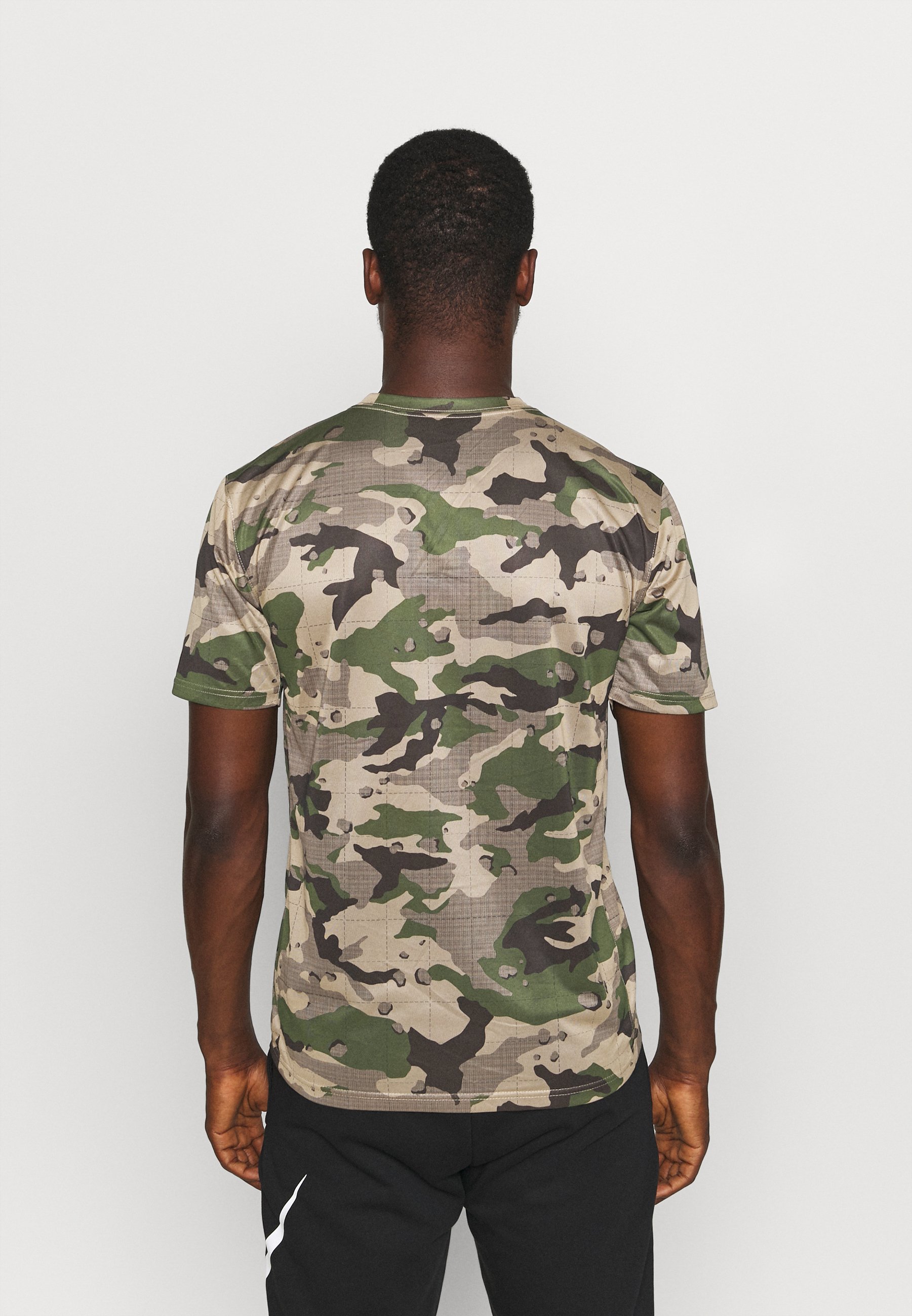 Nike Performance TEE CAMO - T-shirt 