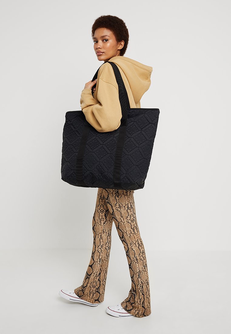 DAY Birger et Mikkelsen GWENETH FLOTILE Shoppingveske DAY Birger et Mikkelsen GWENETH CROSS Shoppingveske
