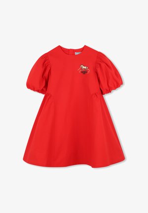 Robe en coton rouge avec manches courtes bouffantes, encolure ronde et design brodé de cheval sur la poitrine. Silhouette trapèze, longueur genou.