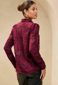 Lipsy Bluza s gumbima - burgundy red