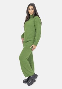 Elara SET - Maglione - grün