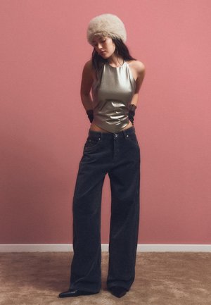 Bershka EFFECT HALTER - Toppi - silver-coloured